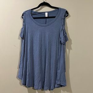 Boutique short sleeve shirt with sleeve detail